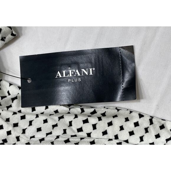 Alfani Plus Core Ess Tee Women's 2X Tal Geo Cal LLy White W/Geometric Shapes - Picture 4 of 6